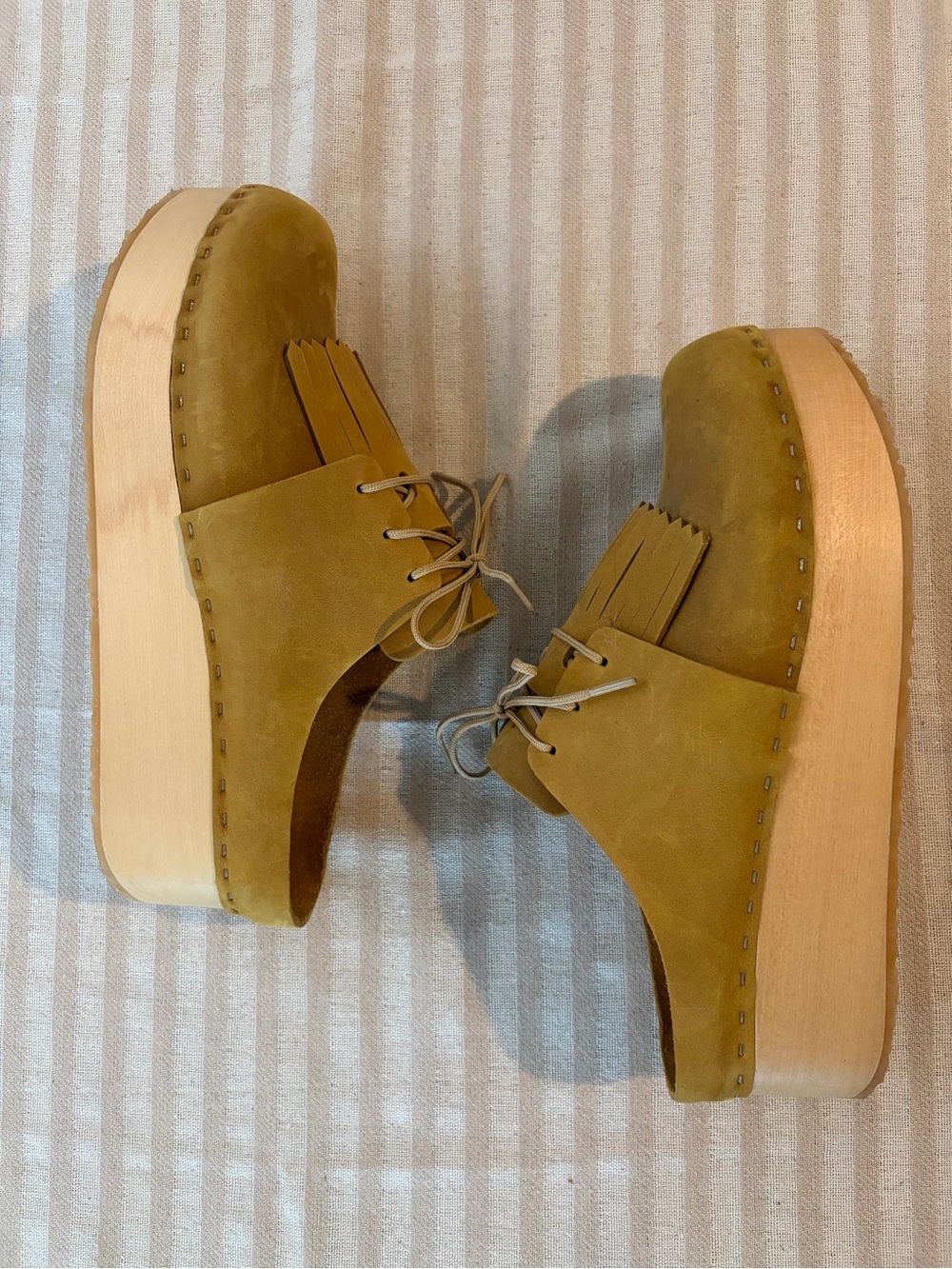 Bryr Clogs - Fringe Lace-Up Nubuck Leather Clogs in Fennel Green - Picture 2 of 5
